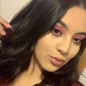 Meet your Posher, Alexis